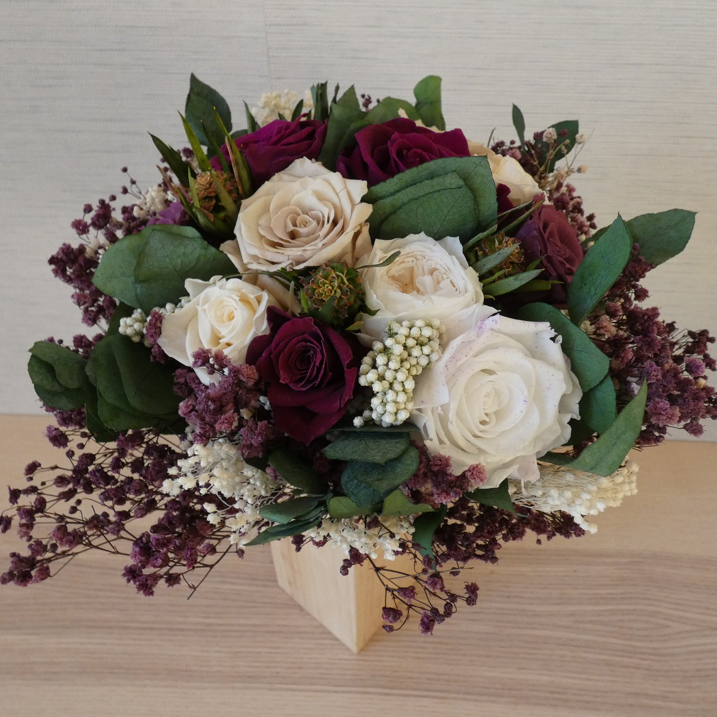 'PURPLE BEAUTY' - preserved rose bouquet