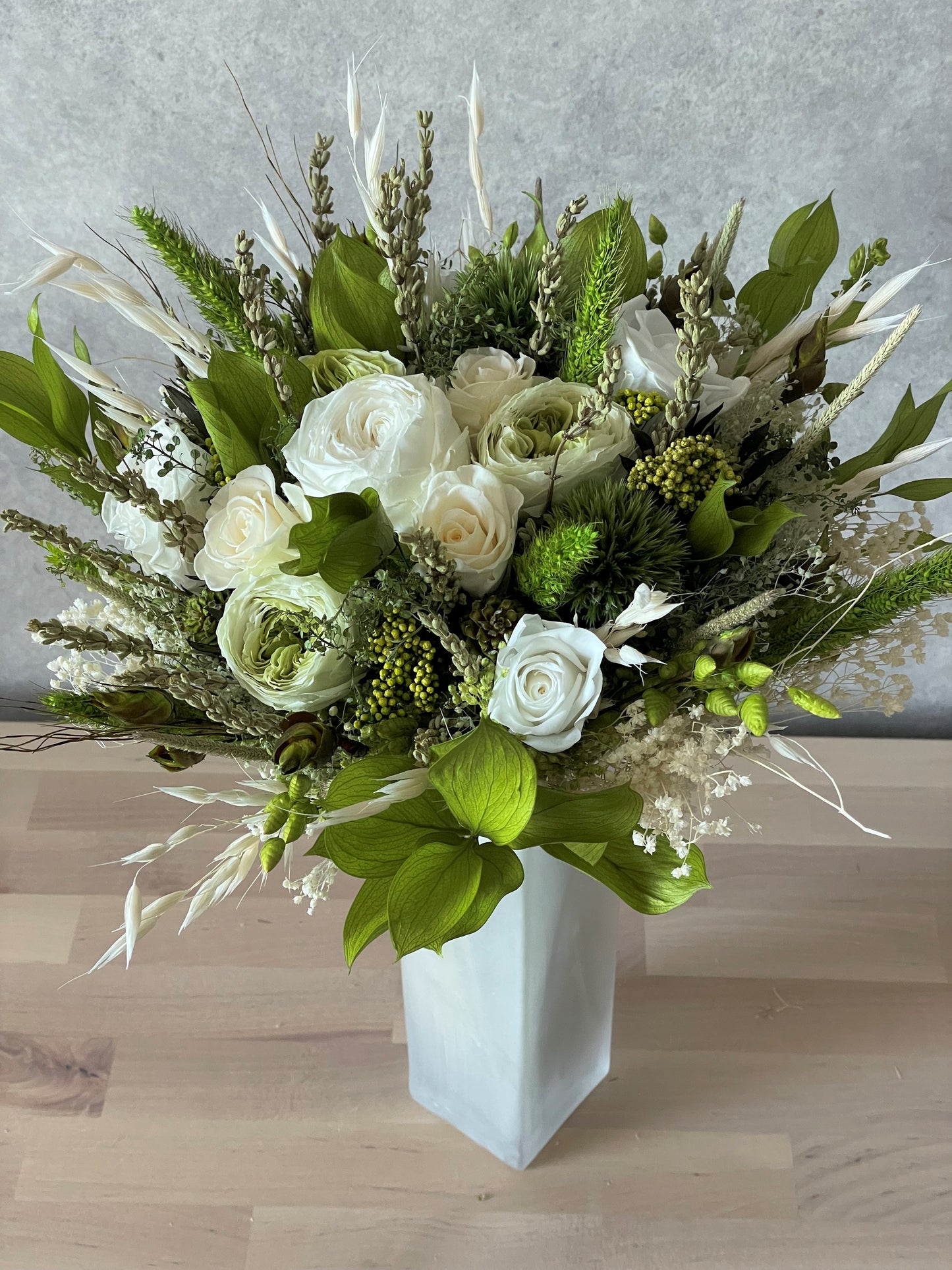 'EFFORTLESS BEAUTY' - preserved flower bouquet