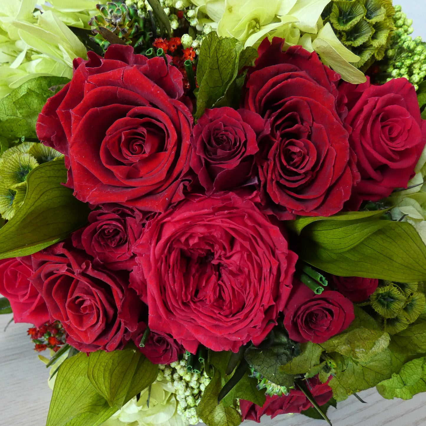 'RED VELVET' - preserved red roses bouquet
