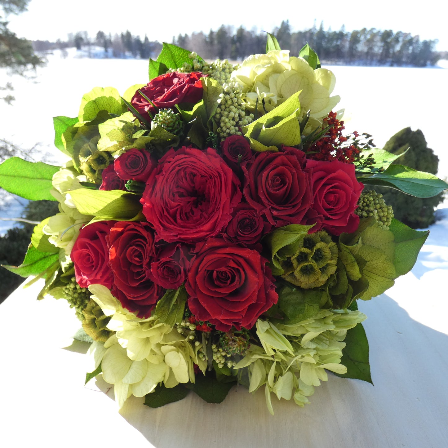 'RED VELVET' - preserved red roses bouquet